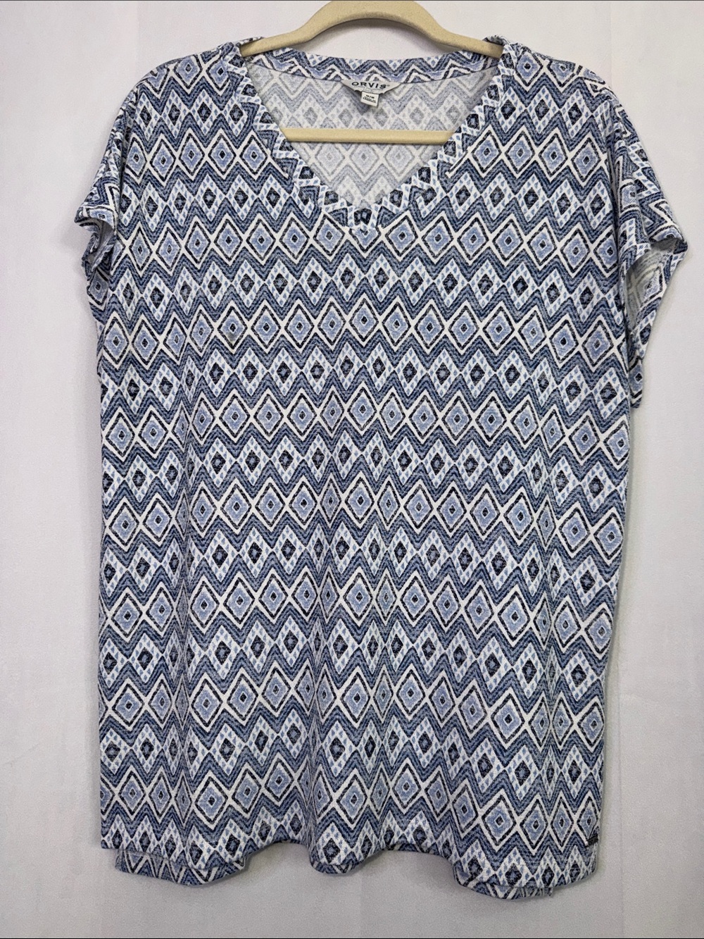 Orvis Women's Blue and White Diamond Pattern V-Neck Cap Sleeve Top